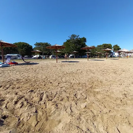 Sun And Sand Privlaka Апартаменты *